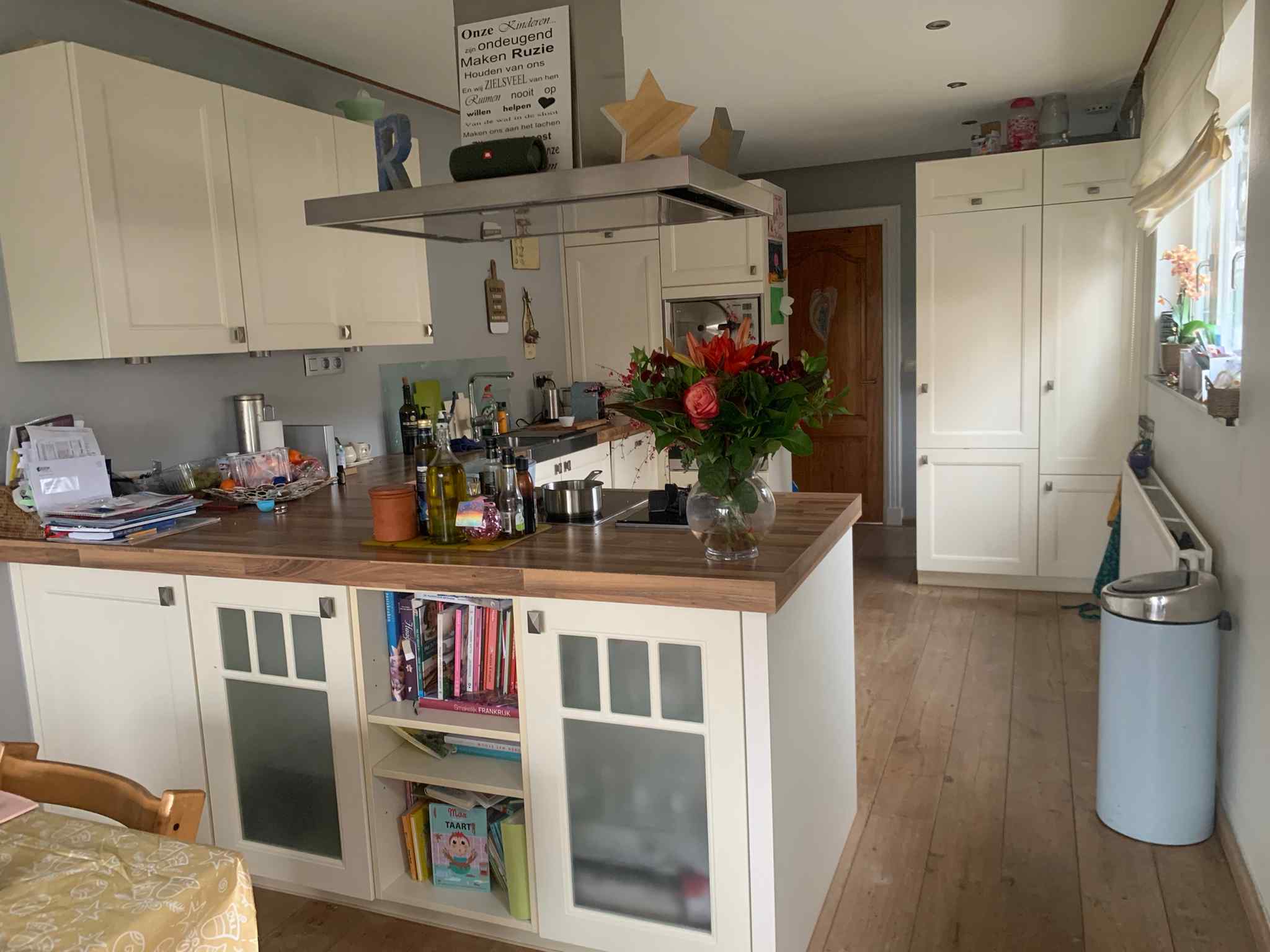 Voor: Keuken in pastelkleuren renoveren: de keuken vóór de renovatie