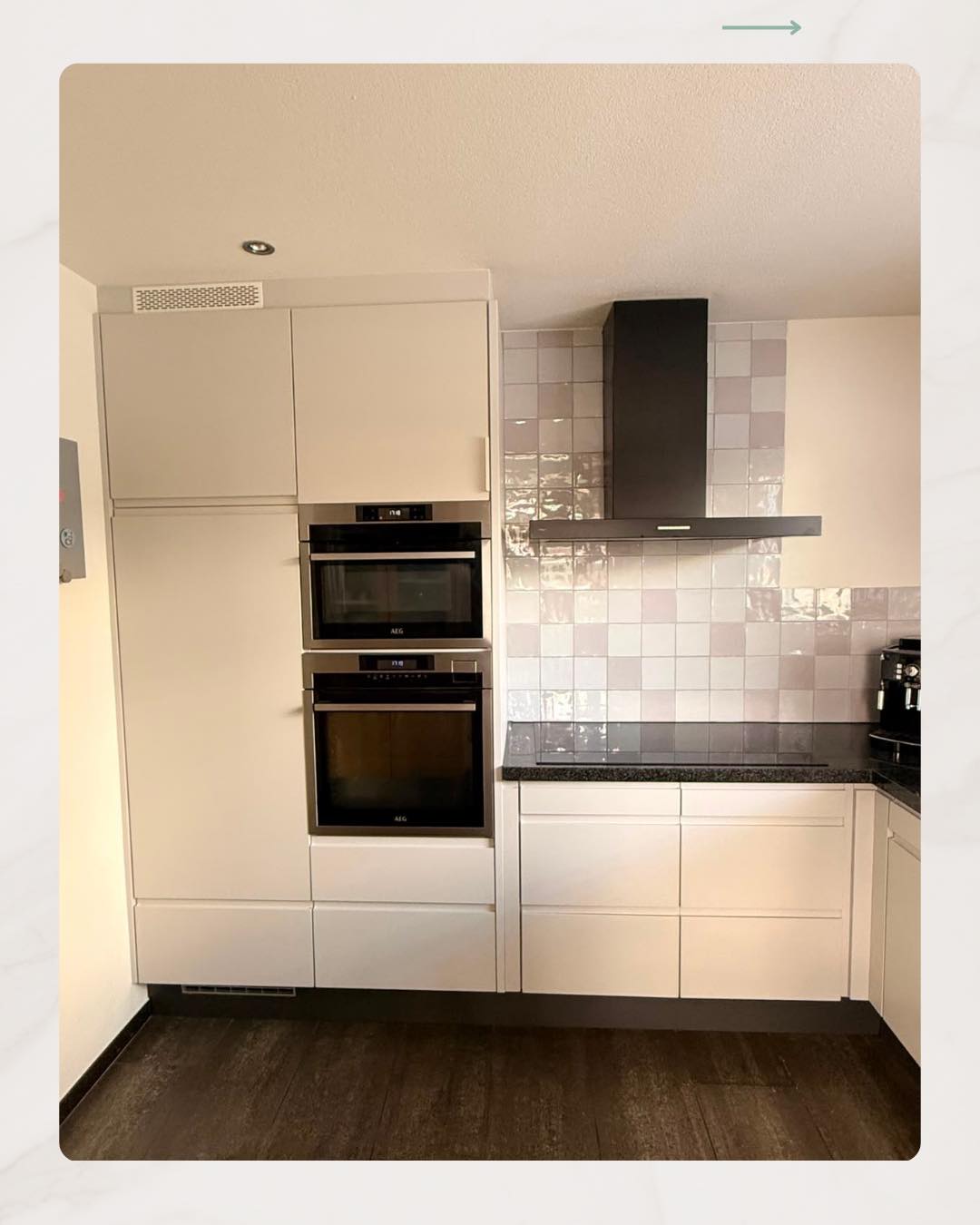 Instagram-post van Kitchen Perfect: 𝐋𝐞𝐬𝐬 𝐢𝐬 𝐦𝐨𝐫𝐞. 𝐄𝐧 𝐝𝐚𝐭 𝐳𝐢𝐞 𝐣𝐞 𝐡𝐢𝐞𝐫.🤩