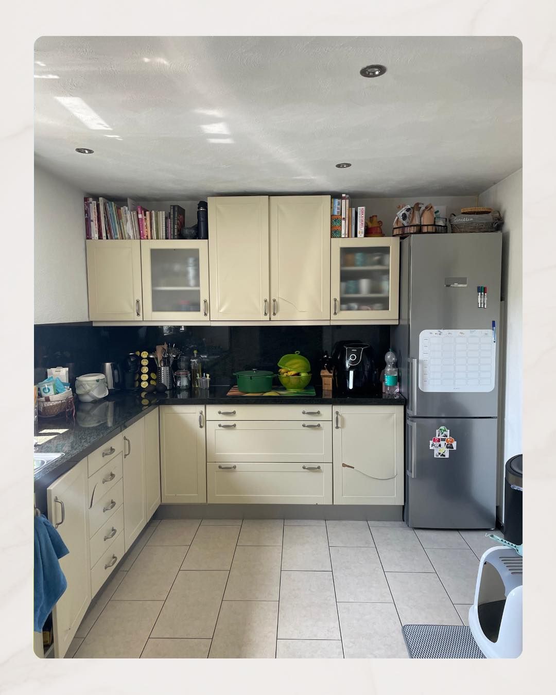 Voor: Instagram-post van Kitchen Perfect: 𝐓𝐢𝐣𝐝 𝐯𝐨𝐨𝐫 𝐞𝐞𝐧 𝐟𝐫𝐢𝐬𝐬𝐞 𝐧𝐢𝐞𝐮𝐰𝐞 𝐥𝐨𝐨𝐤!