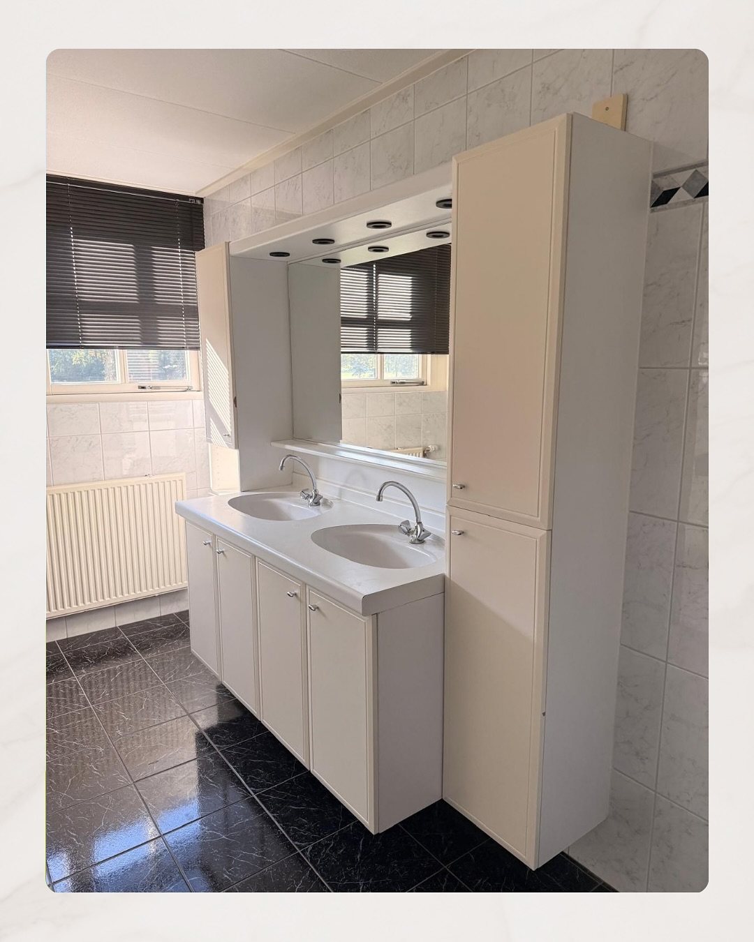 Voor: Instagram-post van Kitchen Perfect: 𝐍𝐢𝐞𝐭 𝐚𝐥𝐥𝐞𝐞𝐧 𝐤𝐞𝐮𝐤𝐞𝐧𝐬 𝐯𝐞𝐫𝐝𝐢𝐞𝐧𝐞𝐧 𝐞𝐞𝐧 𝐦𝐚𝐤𝐞-𝐨𝐯𝐞𝐫!😍
