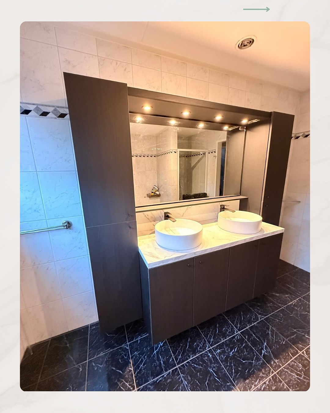 Instagram-post van Kitchen Perfect: 𝐍𝐢𝐞𝐭 𝐚𝐥𝐥𝐞𝐞𝐧 𝐤𝐞𝐮𝐤𝐞𝐧𝐬 𝐯𝐞𝐫𝐝𝐢𝐞𝐧𝐞𝐧 𝐞𝐞𝐧 𝐦𝐚𝐤𝐞-𝐨𝐯𝐞𝐫!😍