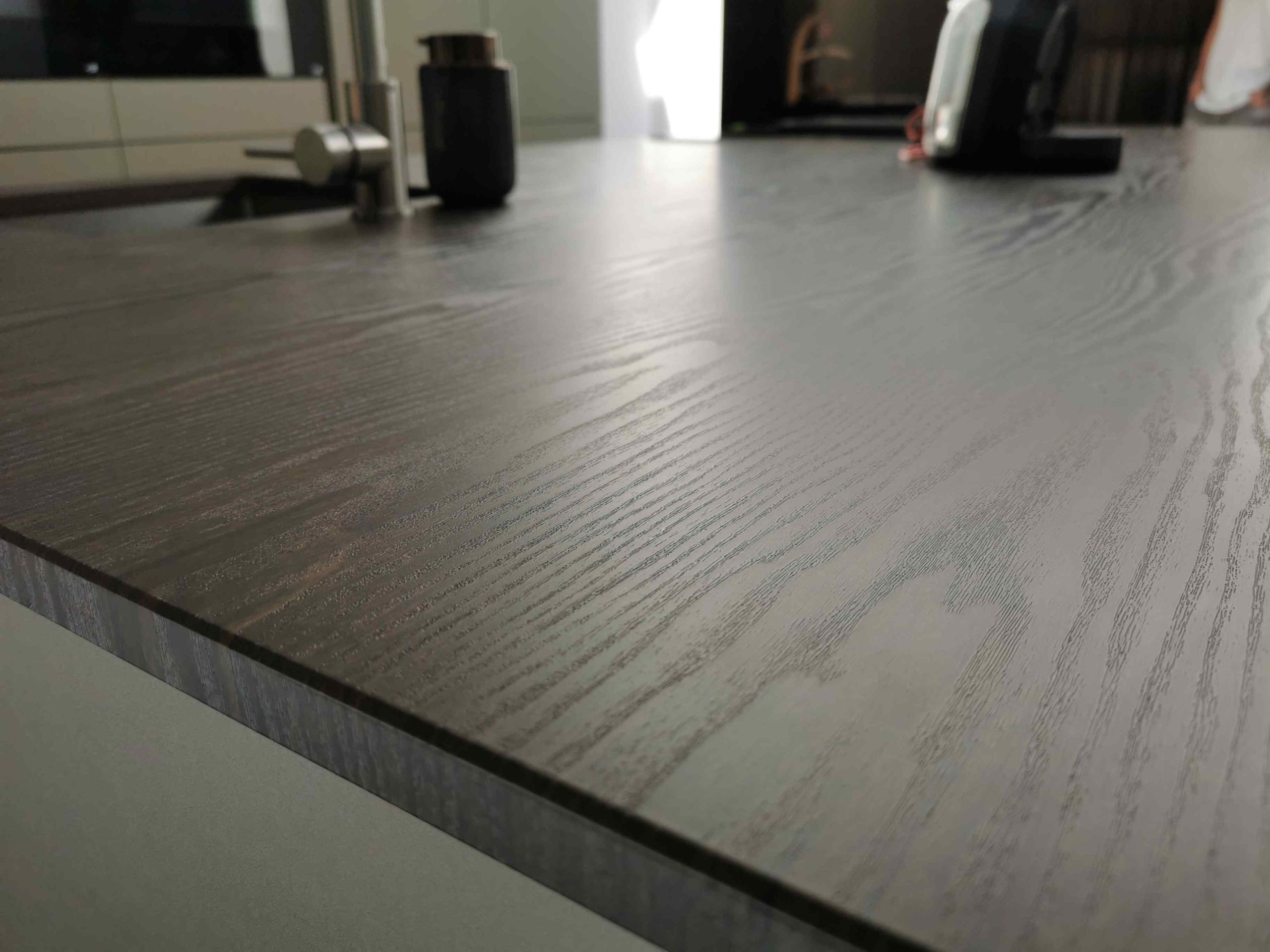 Keuken inclusief aanrecht wrappen: tijdens de renovatie